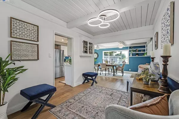 Castro Valley, CA 94546,20089 Emerald Ct