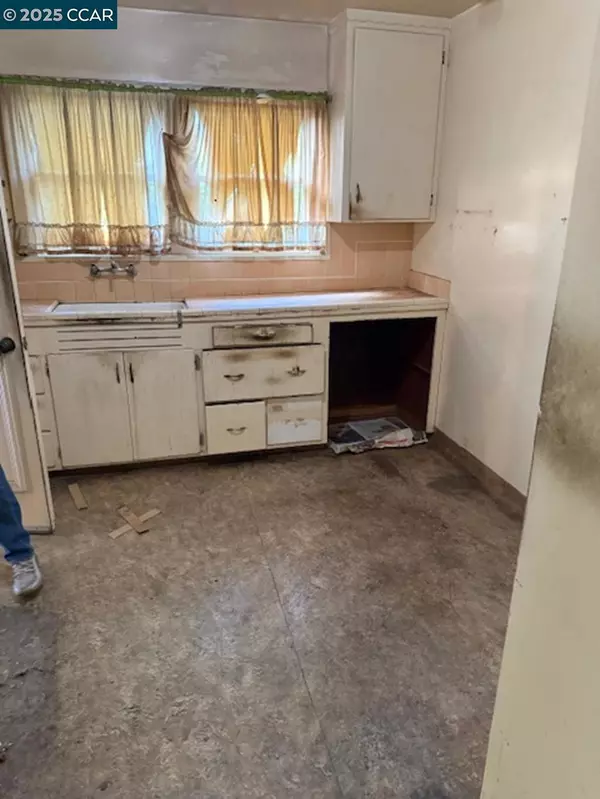 Richmond, CA 94804,2515 Lowell