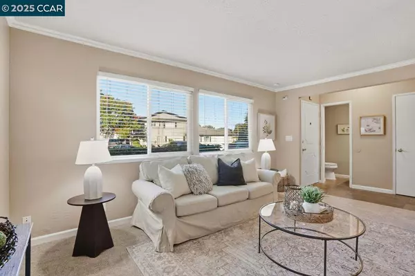 Concord, CA 94518,1013 Mohr Ln #2