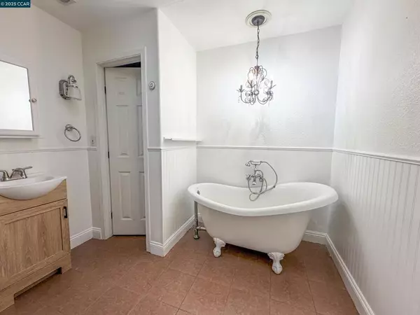 Vallejo, CA 94591,530 Greenmont Dr