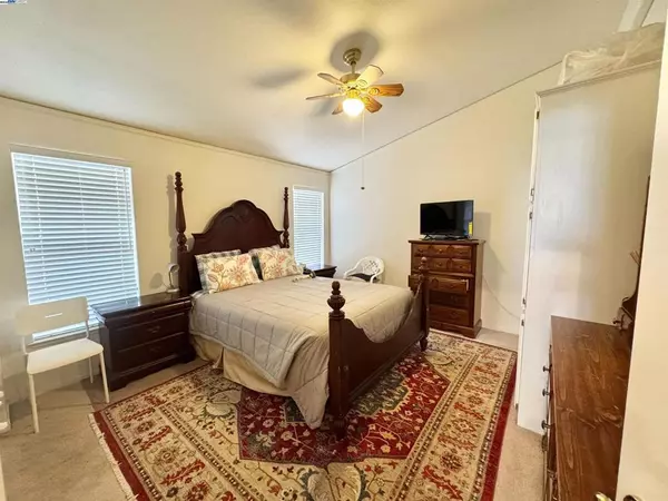 Sunnyvale, CA 94089,1220 Tasman Dr