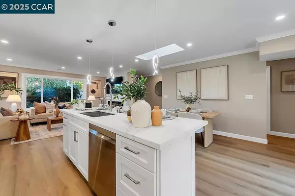 Walnut Creek, CA 94595,1180 Running Springs #4