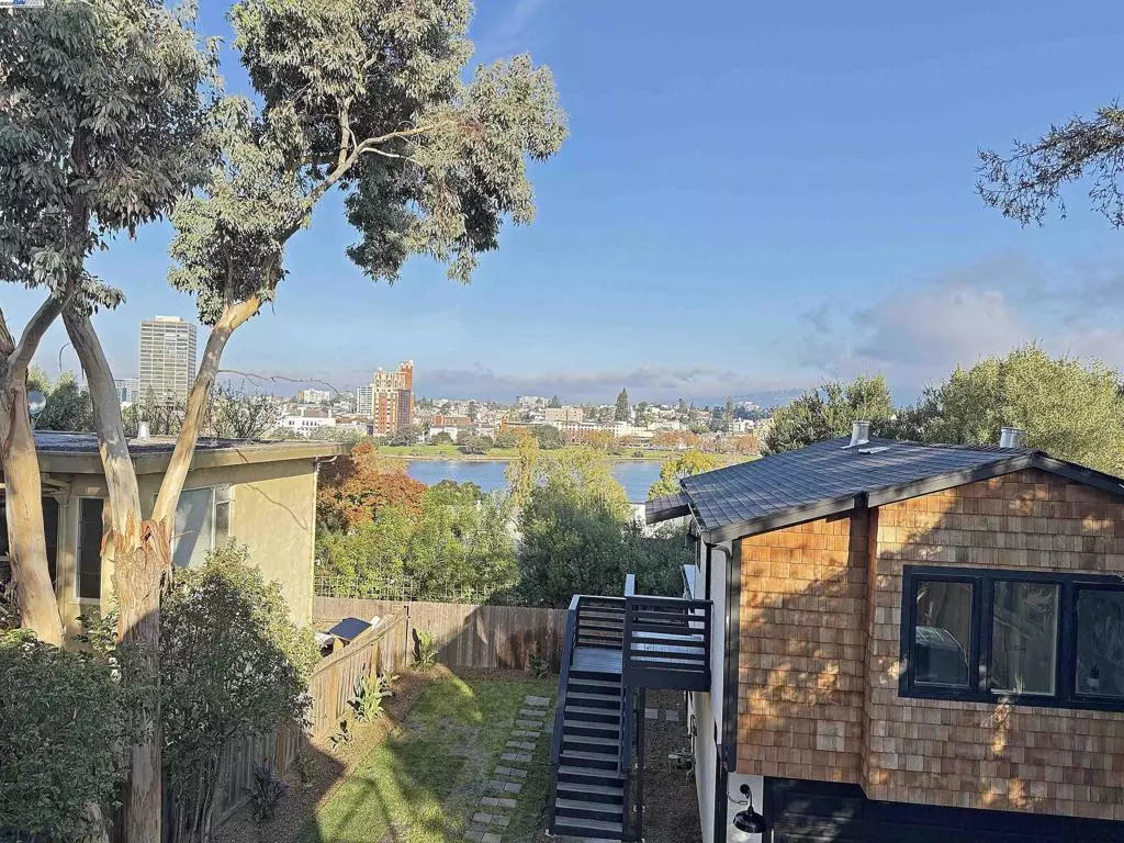 Oakland, CA 94606,335 Hanover Ave