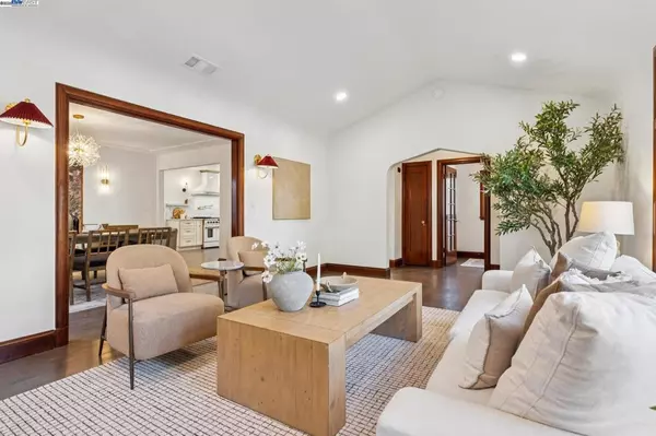 Alameda, CA 94501,1728 Cambridge Dr