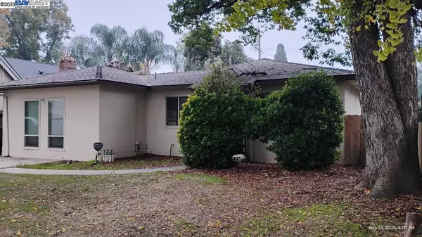 Fresno, CA 93703,3284 E Pine Ave