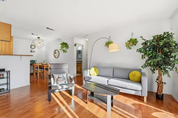 2131 Lakeview Cir, Pittsburg, CA 94565