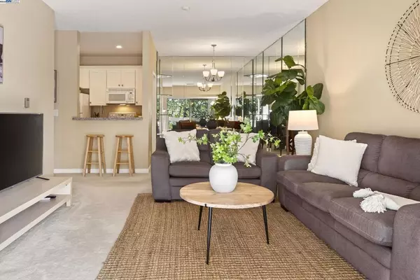 Newark, CA 94560,39975 Cedar Blvd #334