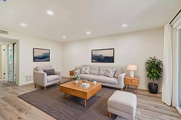 San Jose, CA 95123,291 Tradewinds Dr #7