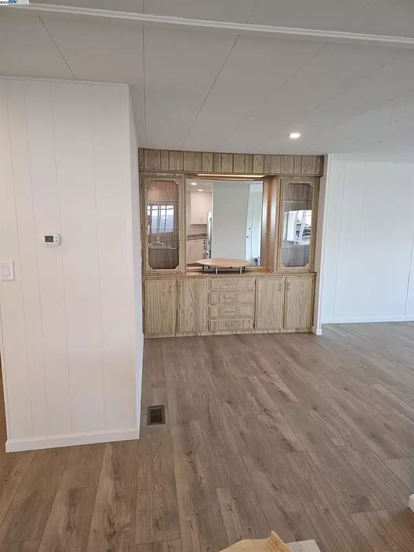 Fremont, CA 94555,4141 Deepcreek