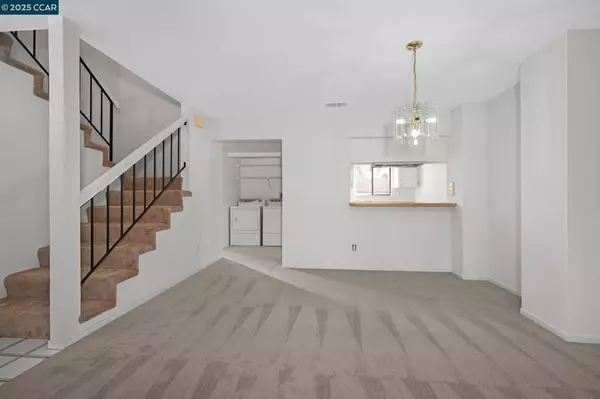 Concord, CA 94518,2055 Sierra Rd #82