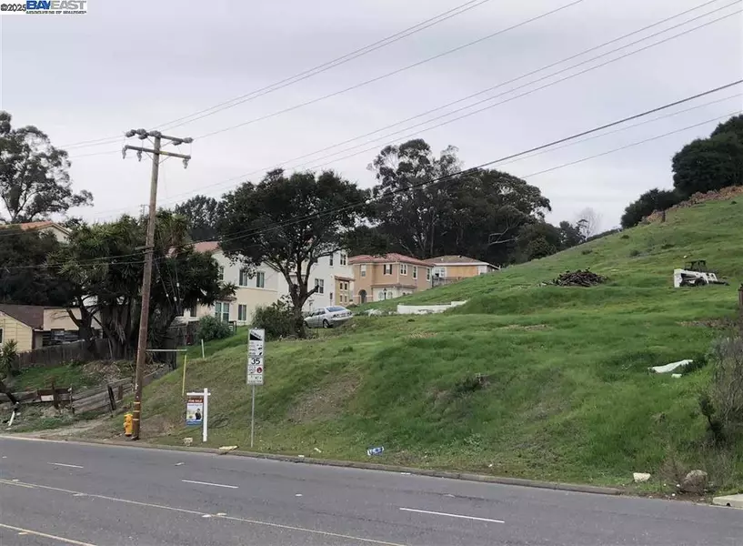 26660 Hayward Blvd, Hayward, CA 94542