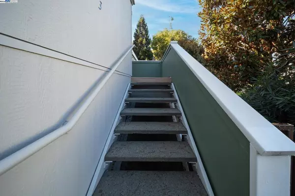 Walnut Creek, CA 94595-2140,1708 Golden Rain Road #3