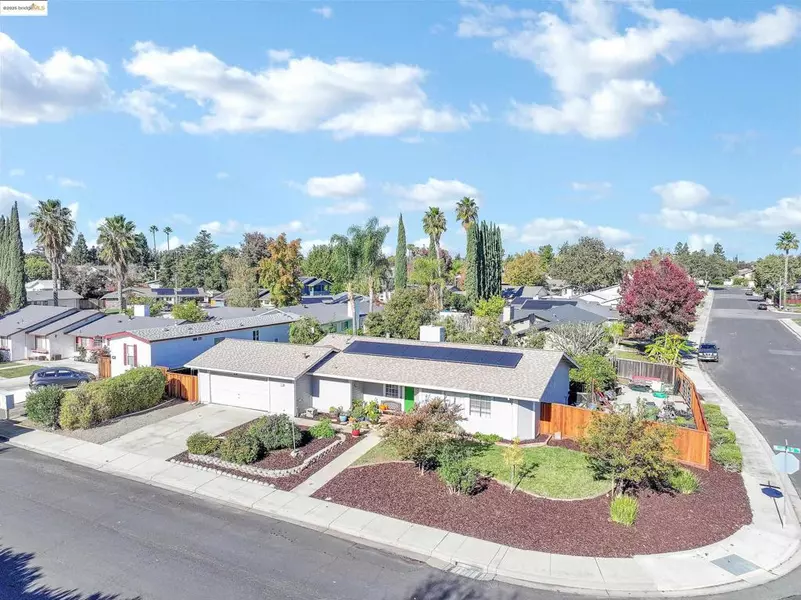 1111 Woodside Dr, Brentwood, CA 94513