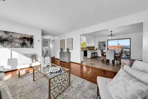 Castro Valley, CA 94546,1933 Riverbank