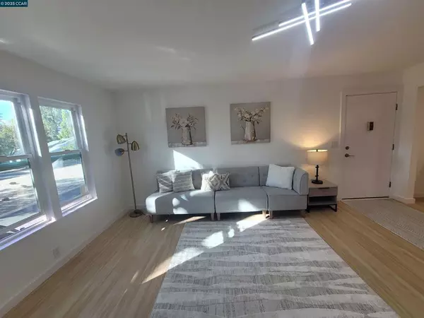 Pleasant Hill, CA 94523,375 Camelback Rd #23