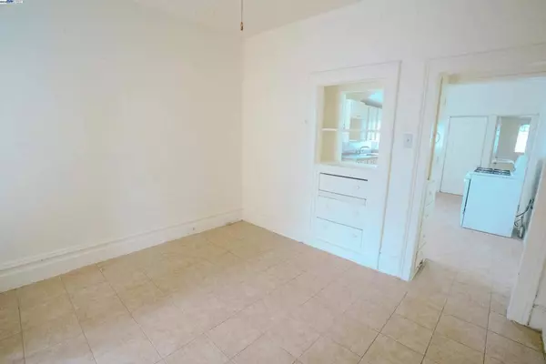 Oakland, CA 94607,866 Isabella St