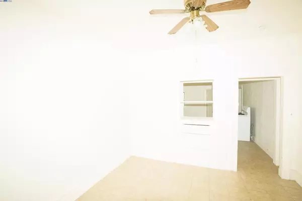 Oakland, CA 94607,866 Isabella St