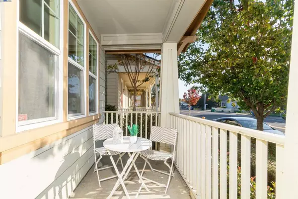 Hayward, CA 94541,328 C St