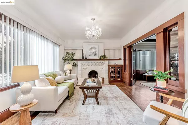 Oakland, CA 94608,5712 Adeline St.