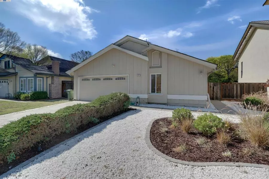 33787 Shylock Dr, Fremont, CA 94555