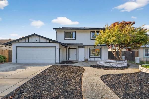 312 Lance Dr, Vacaville, CA 95687