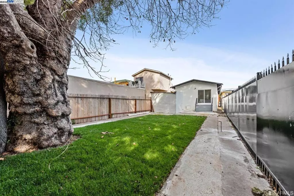 Oakland, CA 94621,5955 Hayes St