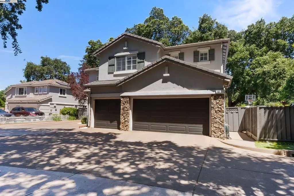 Walnut Creek, CA 94597,192 Mayhew Way