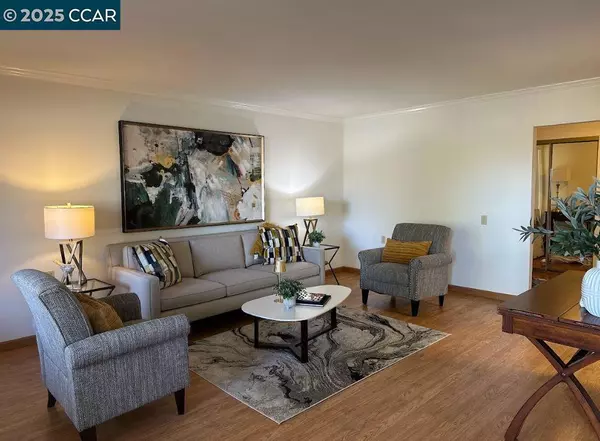 1400 Ptarmigan Dr #2, Walnut Creek, CA 94595