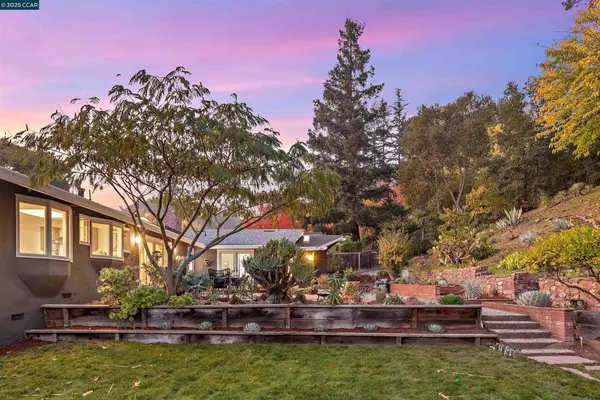 Moraga, CA 94556,34 Ashbrook Pl