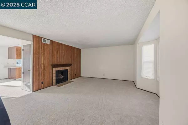 Concord, CA 94518,2840 Royal Ann Ln