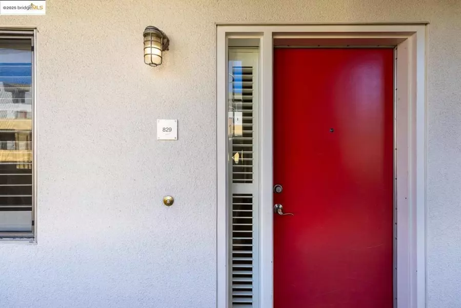 311 Oak Street #829, Oakland, CA 94607