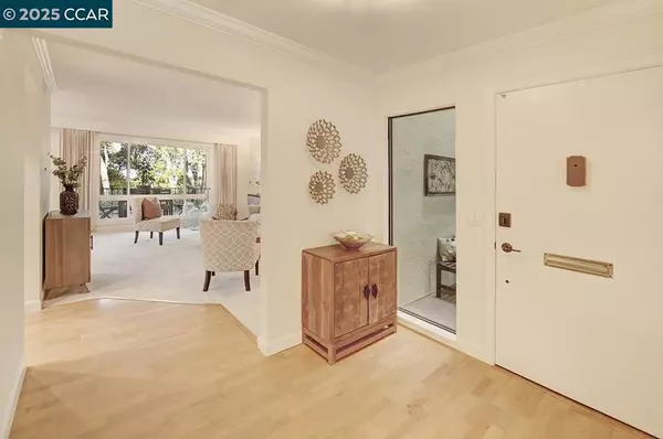 Walnut Creek, CA 94595,2748 Ptarmigan Dr. #6