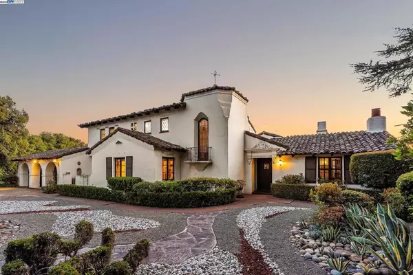 Hayward, CA 94541,921 Warren Street