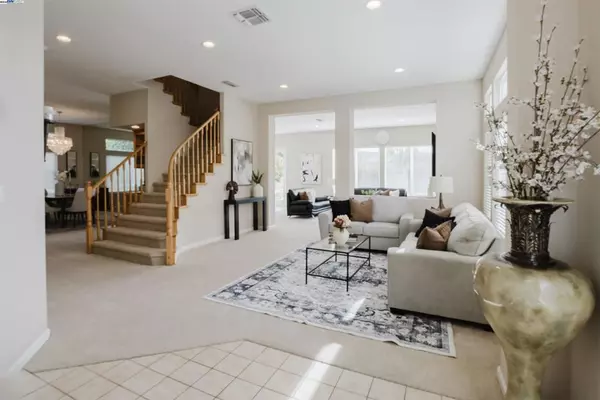 Castro Valley, CA 94552,25657 Crestfield Dr