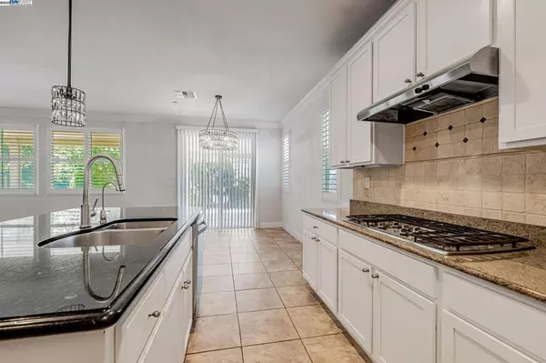 Manteca, CA 95336,2491 Redbud Way