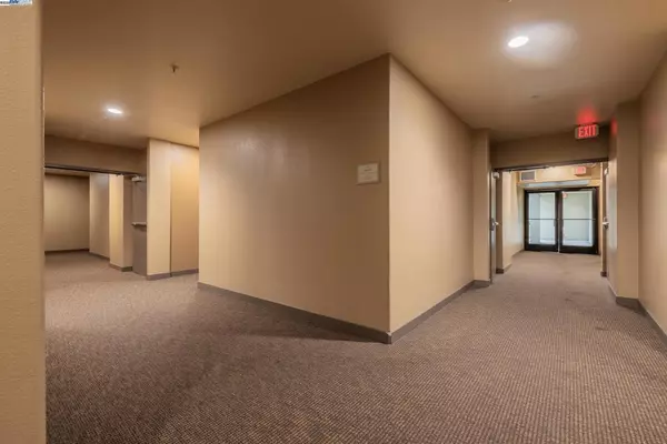 Dublin, CA 94568-7528,5501 DE MARCUS BLVD #206