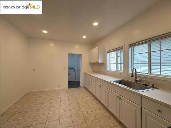 Antioch, CA 94509,916 W 4Th St