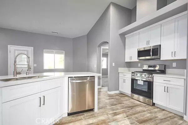Hesperia, CA 92345,10244 6th AVE