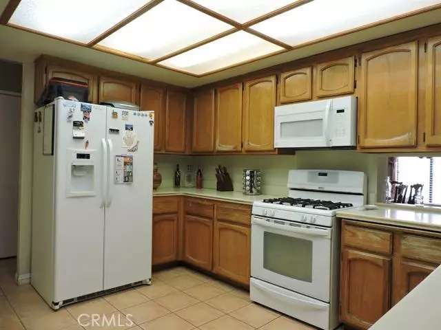 Hesperia, CA 92344,13577 Buena Vista DR