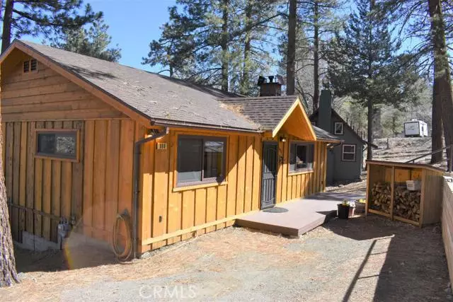 898 Lark RD, Wrightwood, CA 92397