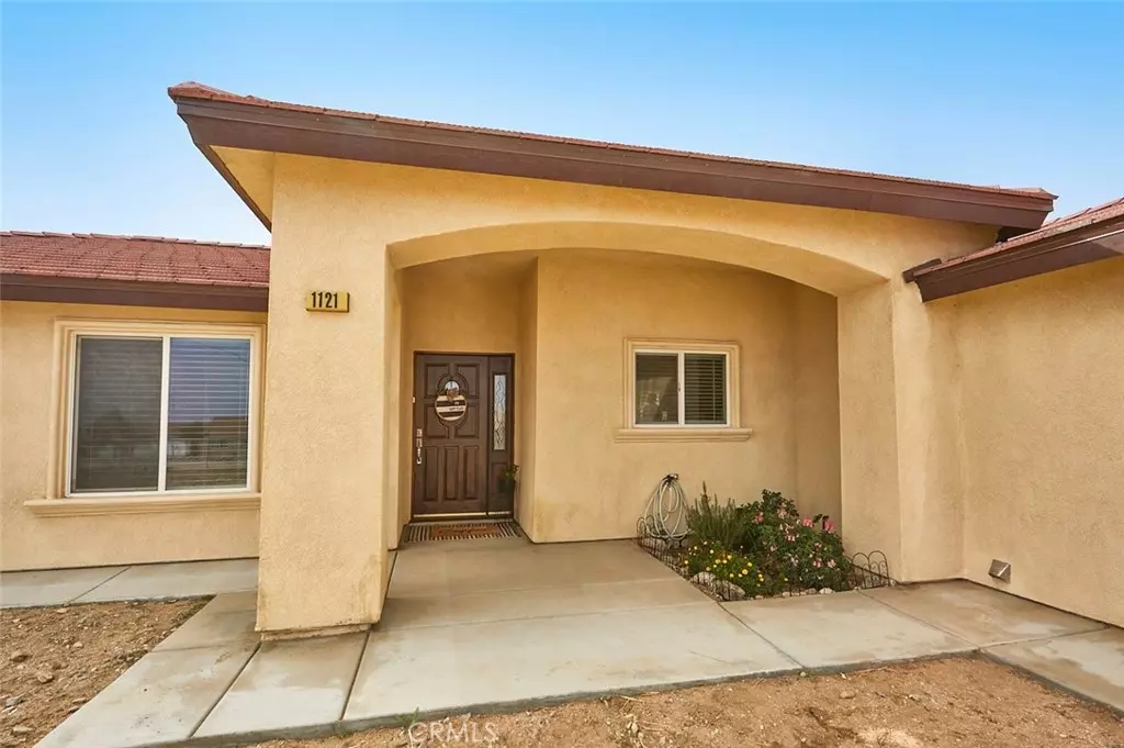 Pinon Hills, CA 92372,1121 Smoketree RD