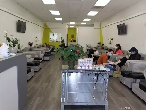 Tustin, CA 92780,14001 Newport AVE