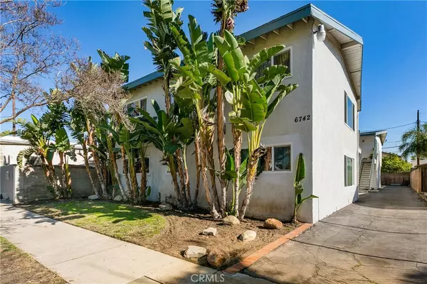 6742 Lemp AVE, North Hollywood, CA 91606