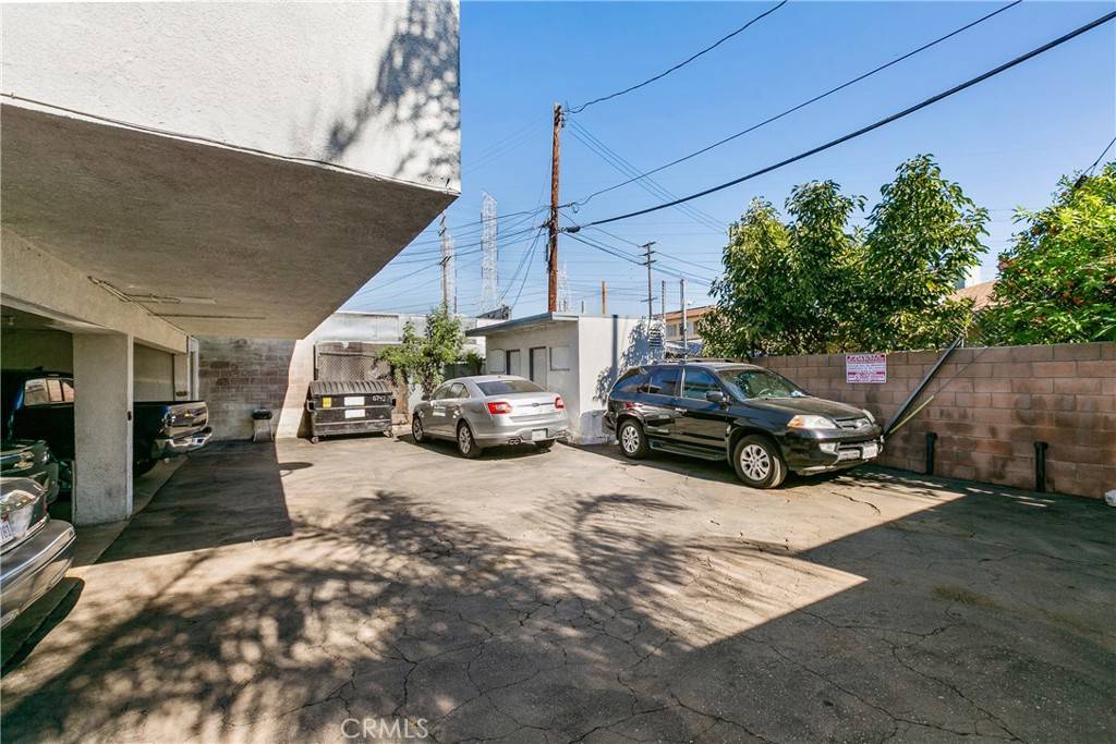 North Hollywood, CA 91606,6742 Lemp AVE