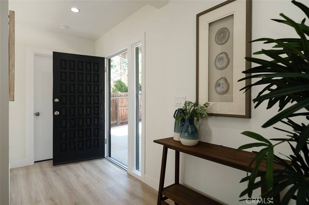 Altadena, CA 91001,346 E Altadena DR