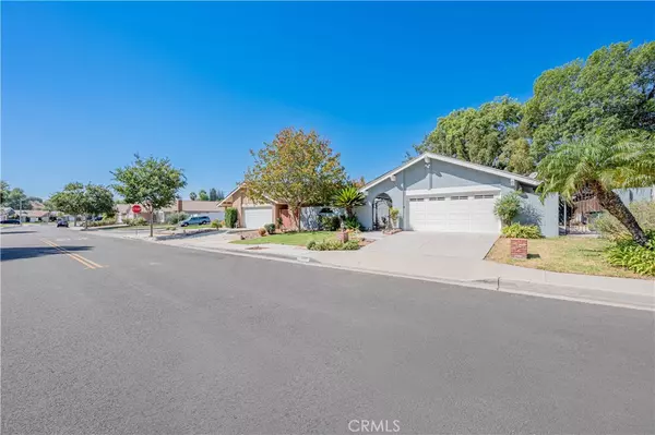 Yorba Linda, CA 92886,5941 Kingsbriar DR