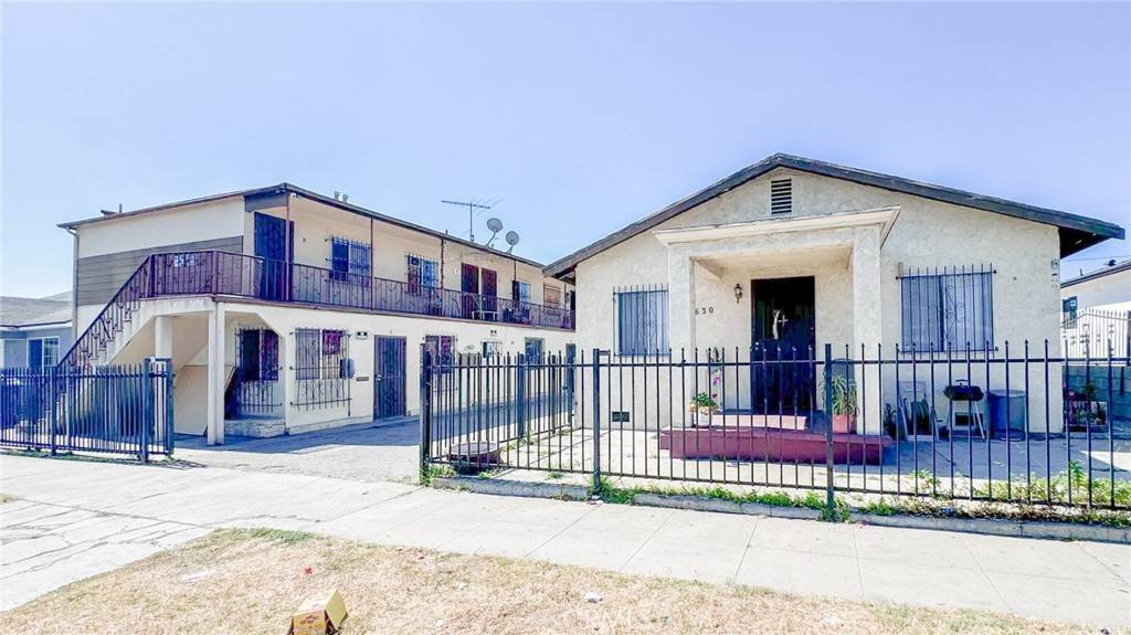 Los Angeles, CA 90044,626 W Century BLVD