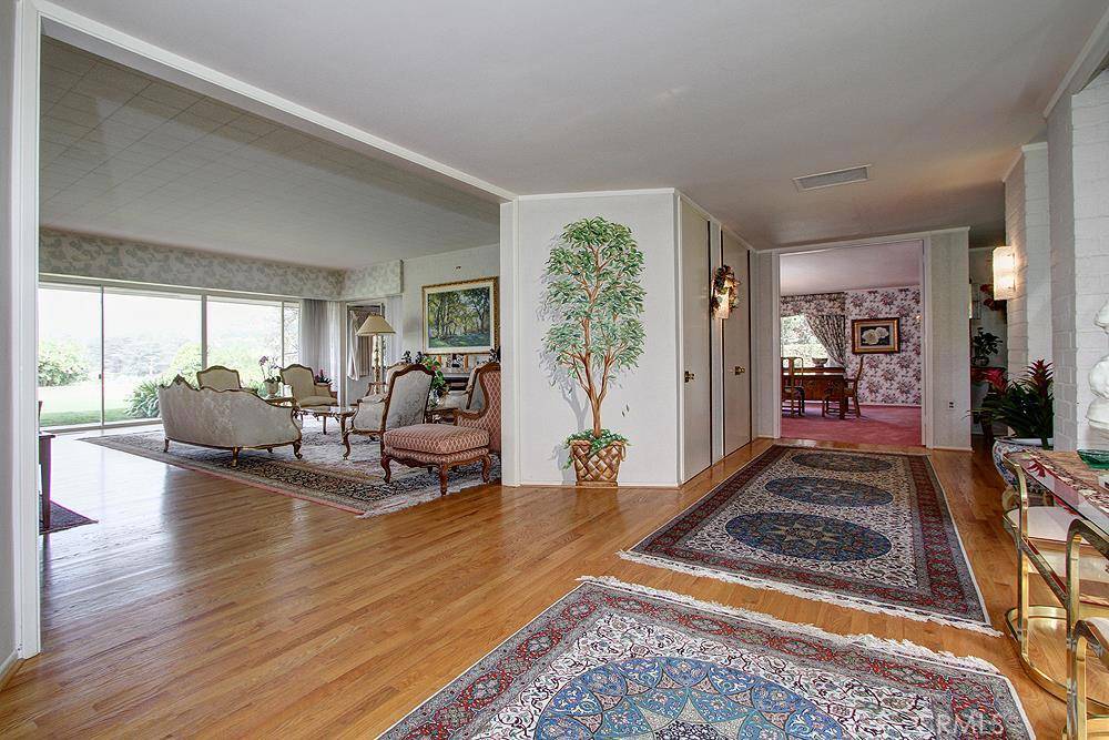 Bradbury, CA 91008,682 Deodar LN