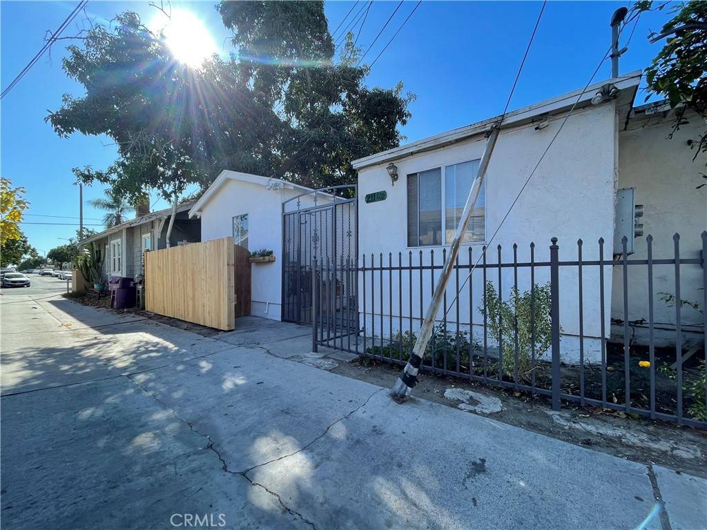 Long Beach, CA 90806,211 1/2 E Eagle Street