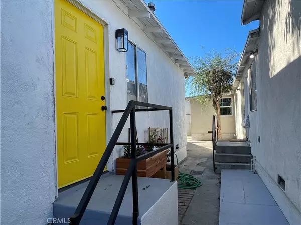 Long Beach, CA 90806,211 1/2 E Eagle Street